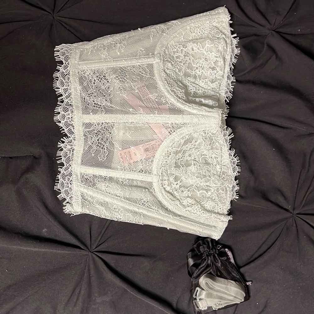 Victoria’s Secret Dream Angel bra size 34c